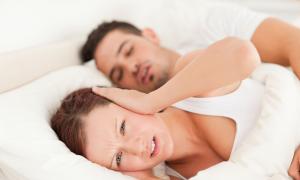 Как да спрете хъркането по време на сън, за да можете да спите нормално