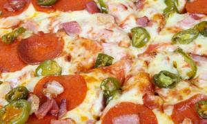 Zucchini pizza.  Zucchini pizza.  Hakbang-hakbang na recipe na may larawan Paano magluto ng zucchini pizza hakbang-hakbang