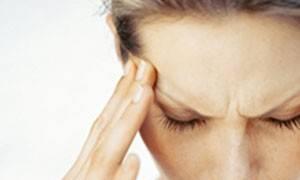 Защо има болка в главата при кашляне: причини