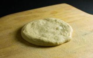 Pica brez kvasa v pečici - preprost recept po korakih