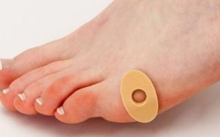 Plaster for dry calluses with a stick on the toes Compeed, Salipod, Chinese